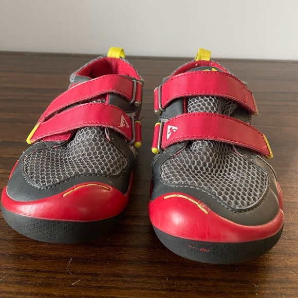 PLAE, size 13 little kid, red and gray velcro zero drop reinforced toe shoes - Picture 2 of 8